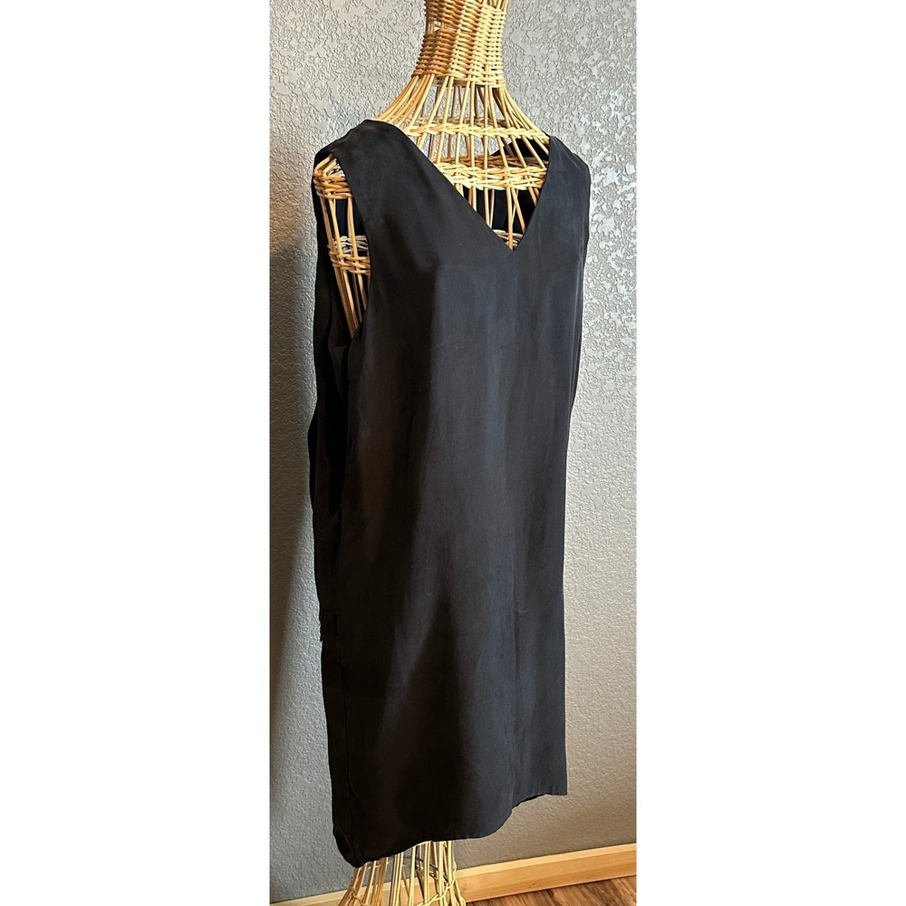 Frnch Sleeveless V Neck M Shift Dress Black Back Pockets Quiet Luxury NWT
